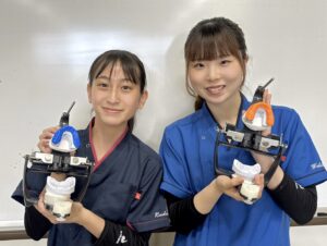 「顎口腔機能学実習」でスポーツ用マウスガードを製作しました
